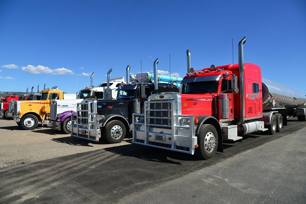 Choosing Pioneer Trucking Solutions For Commercial Truck Plates